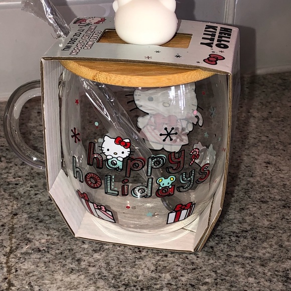 ✨NWT✨ Limited Edition Hello Kitty Glass Mug W/ Wood Lid & Spoon Christmas - Picture 3 of 5